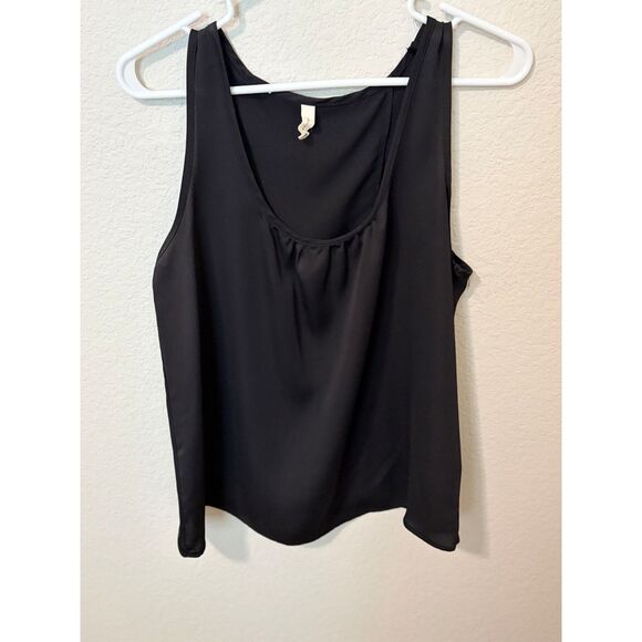 Tops - Tyche Black Tulip Hem Keyhole Back Tank Size Medium